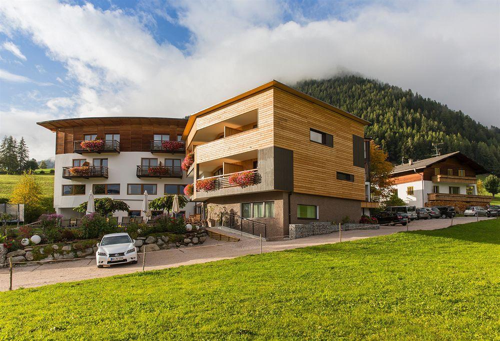 Hotel Dolomitenblick Terenten Exterior foto
